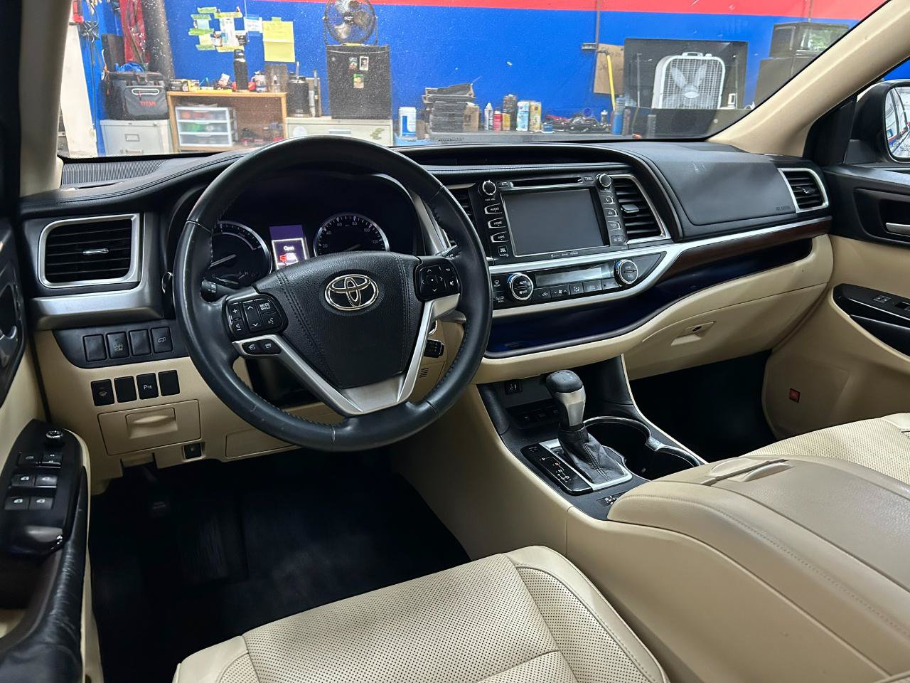 Used 2016 Toyota Highlander Limited AWD/4WD image 15