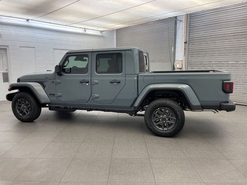 New 2026 Jeep Gladiator Sport image 5