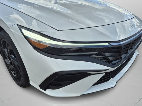 New 2026 Hyundai Elantra SEL Sport FWD image 32
