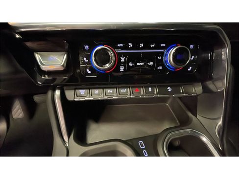 Used 2025 GMC Sierra 2500 Denali w/ Denali Reserve Package AWD/4WD image 14