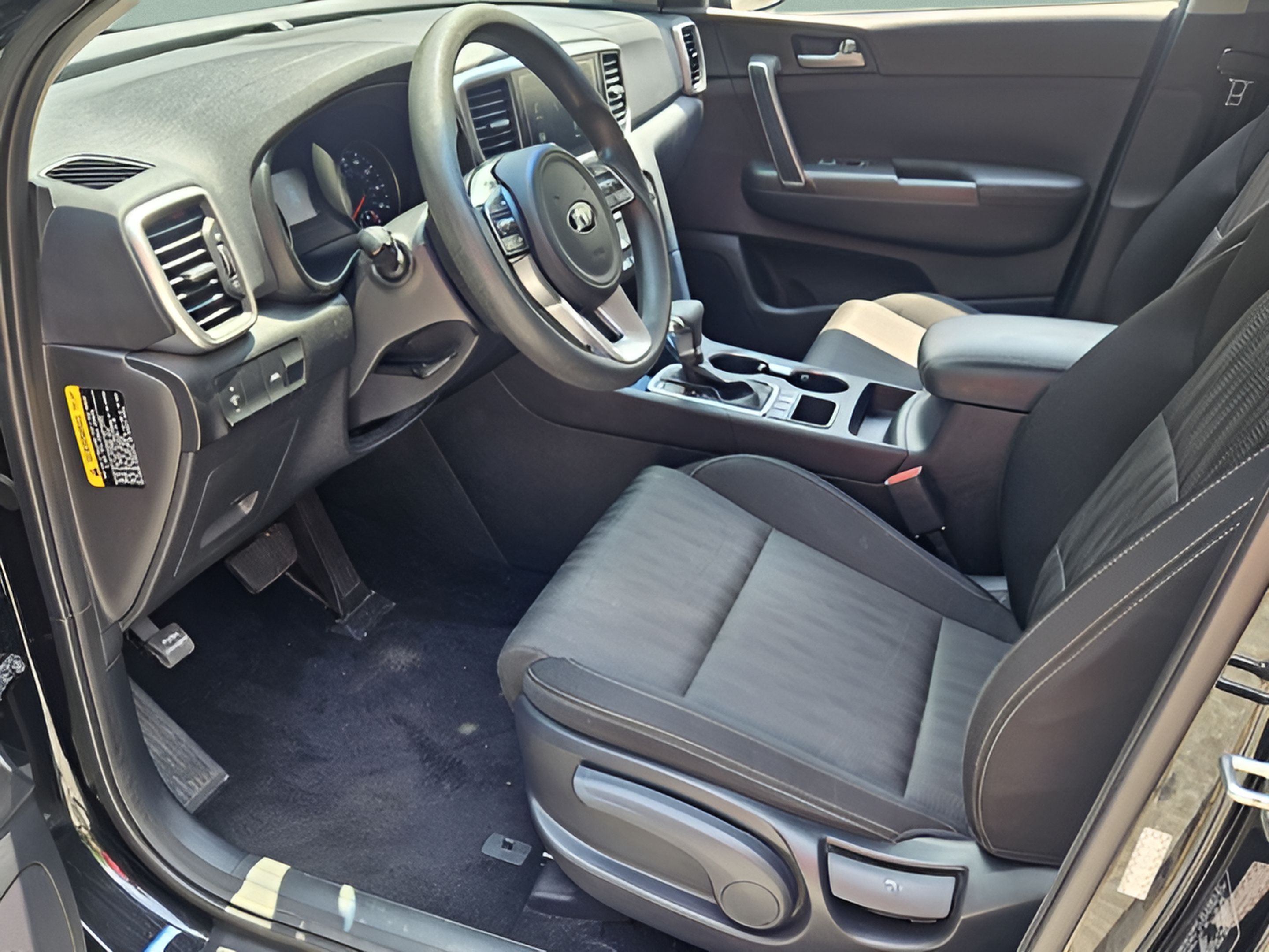 Used 2020 Kia Sportage LX AWD/4WD image 12