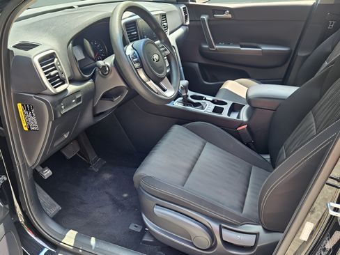 Used 2020 Kia Sportage LX AWD/4WD image 12