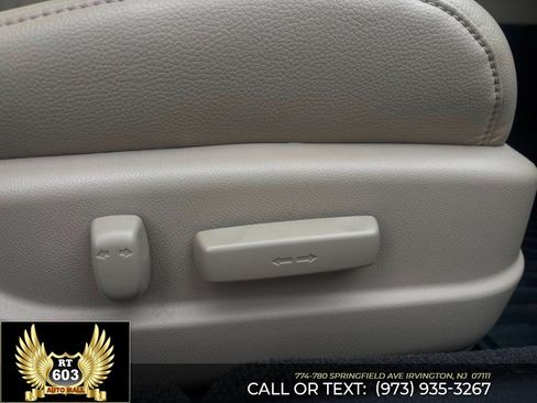 Used 2018 Acura TLX FWD image 16