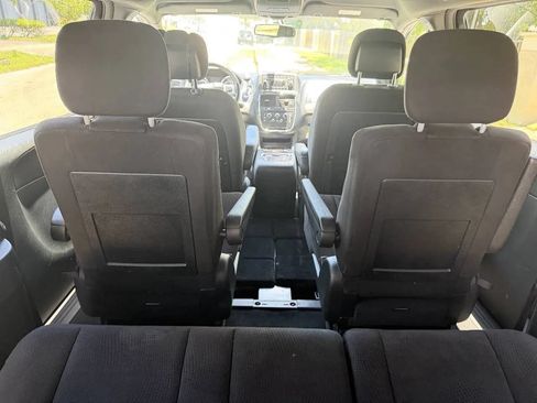 Used 2015 Dodge Grand Caravan SXT w/ Blacktop Package FWD image 25