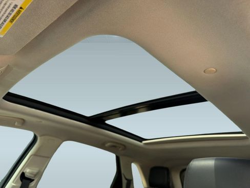 Used 2017 Cadillac XT5 Premium Luxury image 16