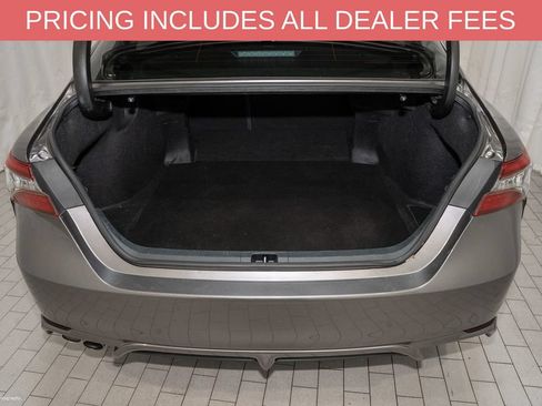 Used 2022 Toyota Camry XSE FWD image 5