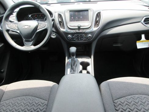 Used 2024 Chevrolet Equinox LT FWD image 16