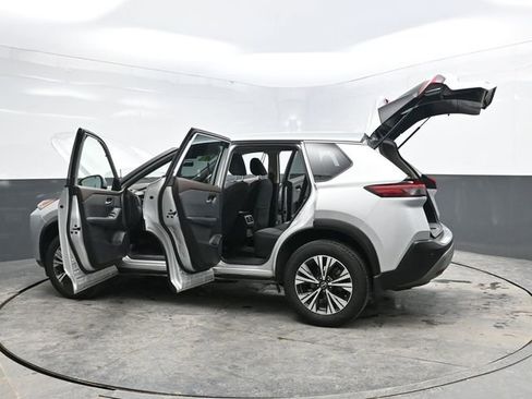 Used 2023 Nissan Rogue SV image 42