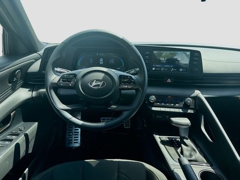 Certified 2026 Hyundai Elantra Sport FWD image 18