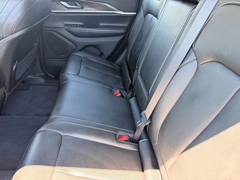 Certified 2023 Jeep Grand Cherokee Limited w/ Black Appearance Package AWD/4WD image 14
