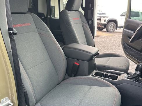 Used 2025 Jeep Gladiator Rubicon w/ Convenience Group image 15