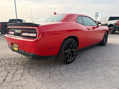 Used 2022 Dodge Challenger SXT w/ Blacktop Package image 5