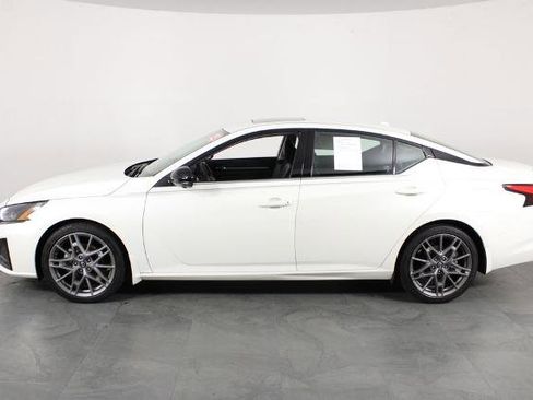 Certified 2023 Nissan Altima 2.0 SR image 12