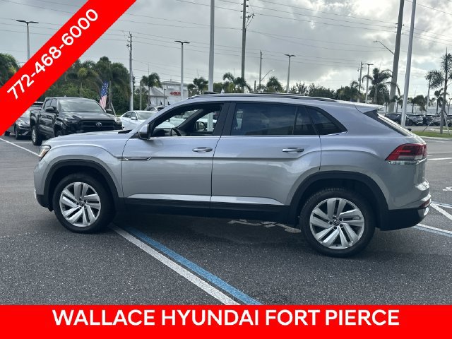 Used 2020 Volkswagen Atlas Cross Sport SE w/ Panoramic Sunroof Package FWD image 13