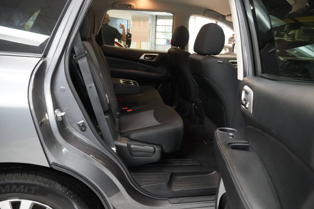 Used 2019 Nissan Pathfinder S AWD/4WD image 24