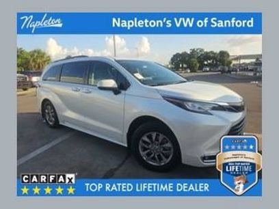 Used 2022 Toyota Sienna XLE