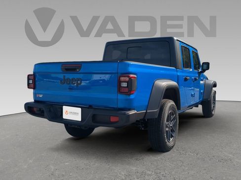 New 2025 Jeep Gladiator Sport image 23