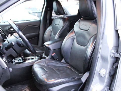 Used 2020 Jeep Cherokee Limited image 4