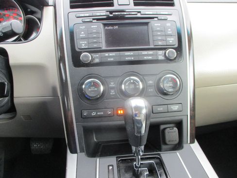 Used 2010 MAZDA CX-9 Grand Touring w/ Moonroof & Bose Audio Pkg image 17