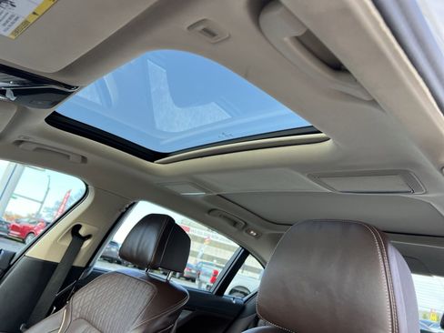 Used 2022 BMW 740i xDrive w/ Premium Package image 24