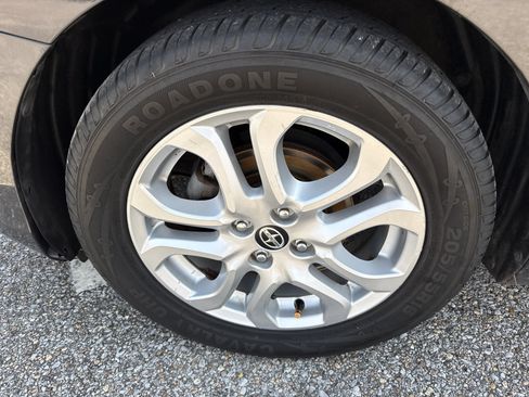 Used 2016 Scion iA FWD image 10