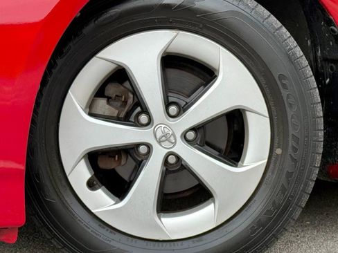 Used 2012 Toyota Prius Four w/ Deluxe Solar Roof Pkg FWD image 20