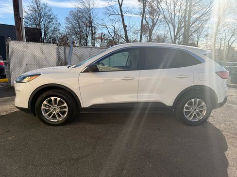 Used 2022 Ford Escape SE image 8