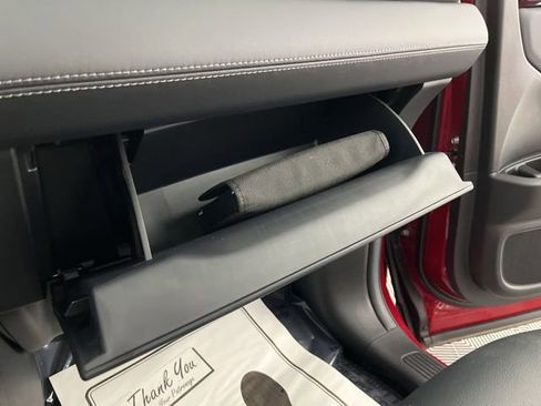 Used 2025 Honda Pilot Touring image 38