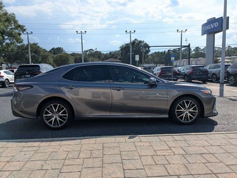 Used 2024 Toyota Camry XLE w/ Navigation Package FWD image 7