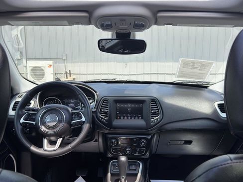 Used 2021 Jeep Compass Latitude w/ Sun and Sound Group FWD image 16