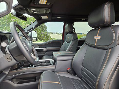 Used 2024 Ford F250 Platinum image 30