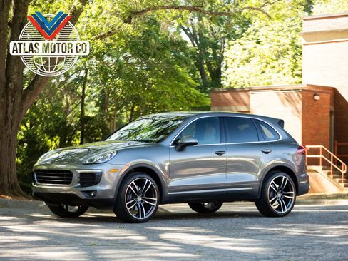 Used 2016 Porsche Cayenne w/ Premium Package image 1