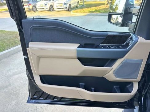 Used 2023 Ford F150 Lariat w/ Trailer Tow Package image 21