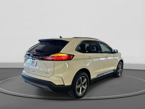 Used 2024 Ford Edge SEL w/ Convenience Package image 5