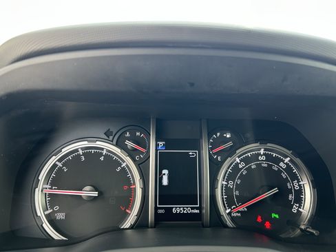 Used 2023 Toyota 4Runner Limited AWD/4WD image 23