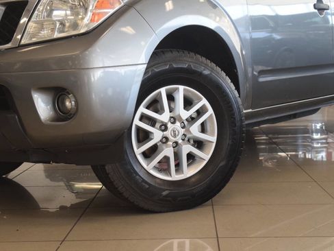 Used 2016 Nissan Frontier SV w/ SV Value Truck Package RWD image 12