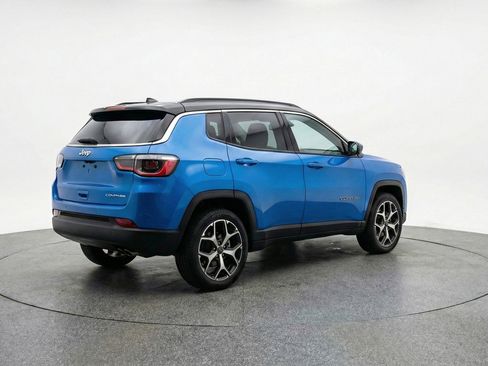 Used 2025 Jeep Compass Limited AWD/4WD image 9