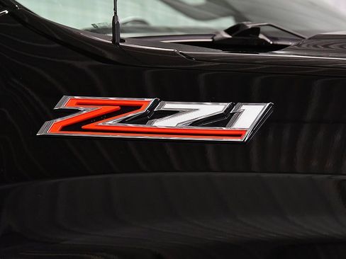 Used 2020 Chevrolet Silverado 1500 LT Trail Boss w/ Midnight Edition image 10