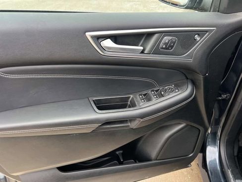 Certified 2022 Ford Edge Titanium w/ Class II Trailer Tow Package image 18