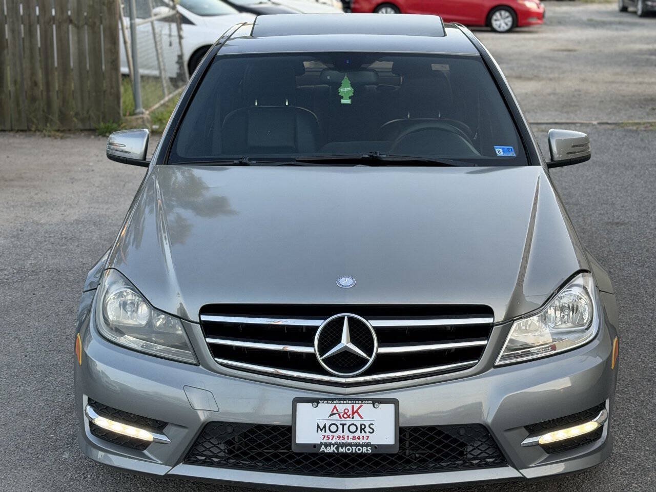 Used 2012 Mercedes-Benz C 300 4MATIC Sedan image 4