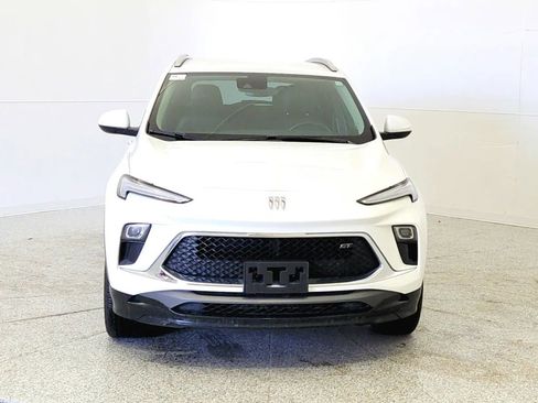 Used 2024 Buick Encore GX Sport Touring image 2