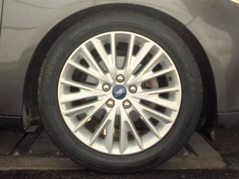 Used 2015 Ford Focus Titanium FWD image 12