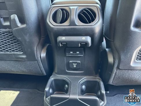 Used 2022 Jeep Wrangler Unlimited Rubicon w/ LED Lighting Group AWD/4WD image 43