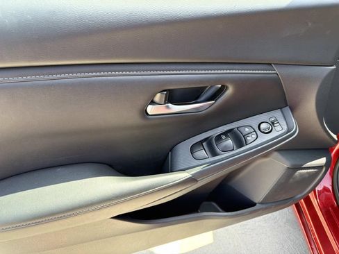 Used 2025 Nissan Sentra SV FWD image 20