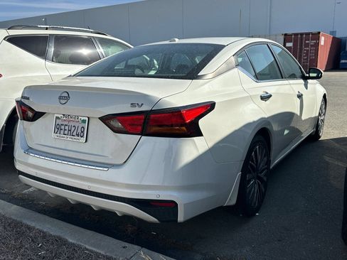 Certified 2023 Nissan Altima 2.5 SV FWD image 5