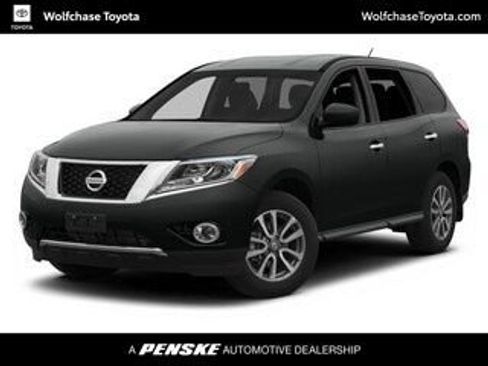 Used 2014 Nissan Pathfinder S FWD image 1