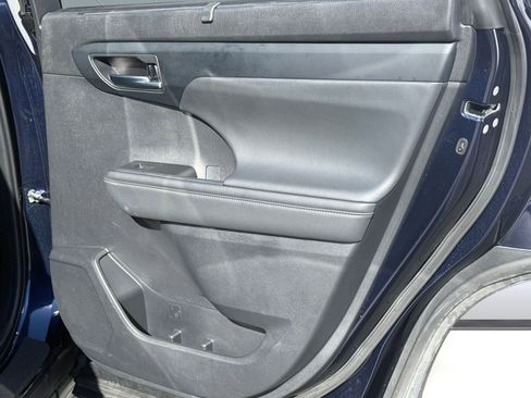 Used 2022 Toyota Highlander XLE image 30