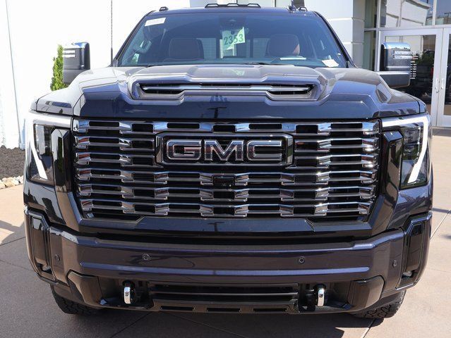 New 2026 GMC Sierra 2500 Denali Ultimate w/ Max Trailering Package AWD/4WD image 2