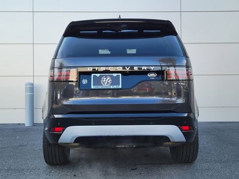 Used 2023 Land Rover Discovery Metropolitan Edition image 10