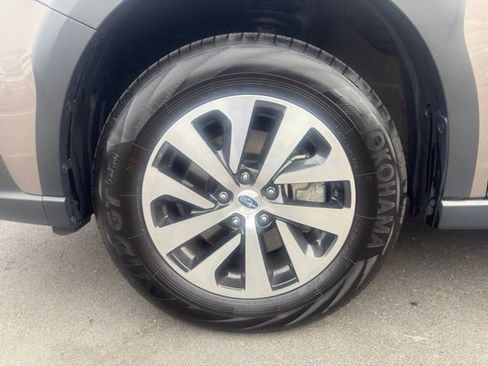 Used 2023 Subaru Outback Premium AWD/4WD image 30